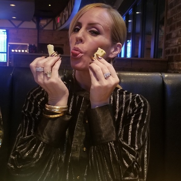 Meet your Posher, Lisa Michelle.💎 - Picture 14 of 15